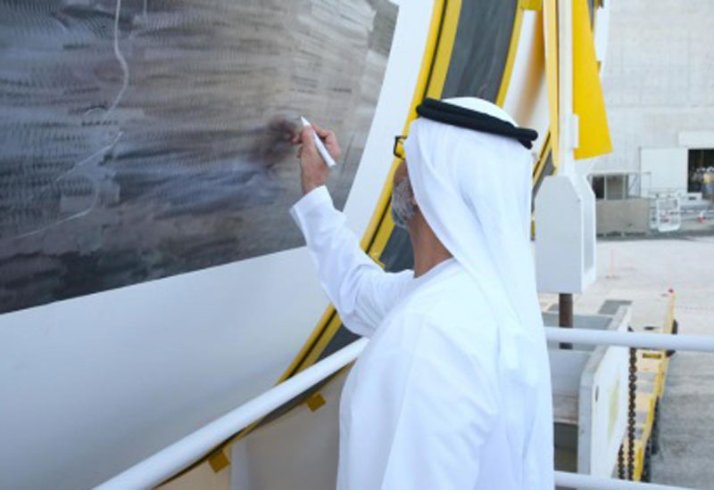 Sheikh Hamdan Bin Zayed signs the reactor vessel Sheikh Hamdan Bin Zayed signs the reactor vessel