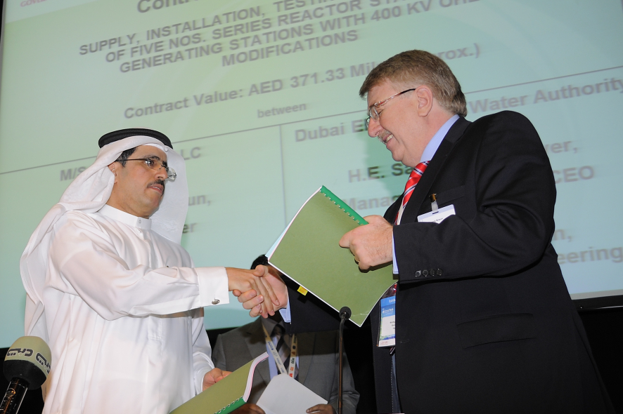H.E Saaed Mohammed Al Tayer, MD and CEO, DEWA and Mr Wolfgang Braun, Siemens. H.E Saaed Mohammed Al Tayer, MD and CEO, DEWA and Mr Wolfgang Braun, Siemens.