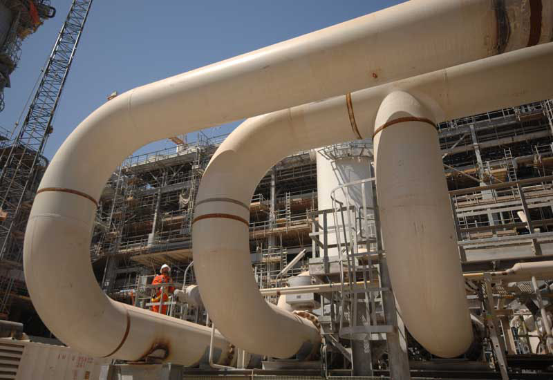 Dolphin is supplying Abu Dhabi with natural gas from the Ras Laffan refinery in Qatar. Dolphin is supplying Abu Dhabi with natural gas from the Ras Laffan refinery in Qatar.