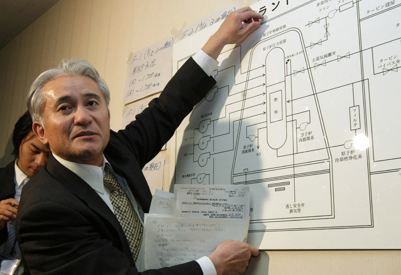 A nuclear specialist from TEPCO explains Fukushima?s reactor structure at a news conference. (Getty Images) A nuclear specialist from TEPCO explains Fukushima?s reactor structure at a news conference. (Getty Images)