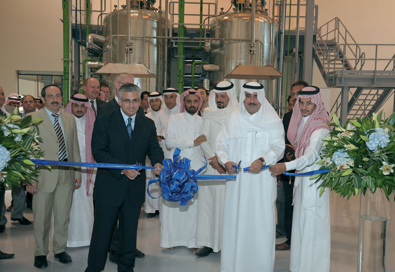 Glen Messina of GE Water (left) and Tariq Ali Al Tamimi of the Tamimi Group open the centre. Glen Messina of GE Water (left) and Tariq Ali Al Tamimi of the Tamimi Group open the centre.
