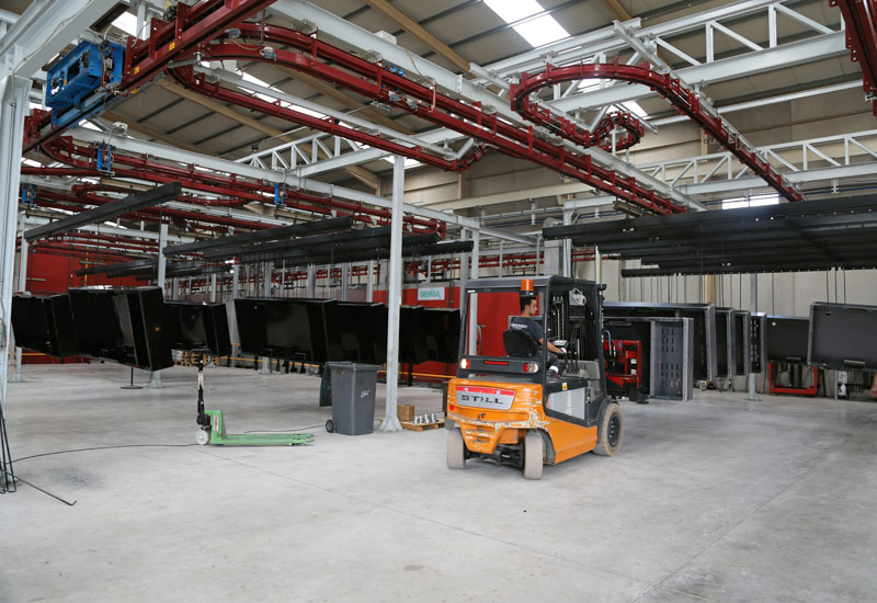 Himoinsa has steel processing, assembly, and warehousing facilities in and around its Spanish hometown of Murcia. Himoinsa has steel processing, assembly, and warehousing facilities in and around its Spanish hometown of Murcia.