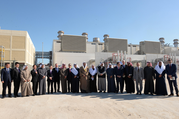 Minister of State for Cabinet Affairs, Minister of Electricity and Water Sheikh Mohammad Al-Sabah and other senior government officials during a tour of the facility Minister of State for Cabinet Affairs, Minister of Electricity and Water Sheikh Mohammad Al-Sabah and other senior government officials during a tour of the facility