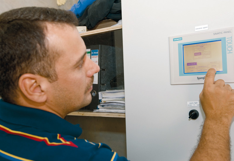 Setttings can be adjusted at the touch-screen. Setttings can be adjusted at the touch-screen.