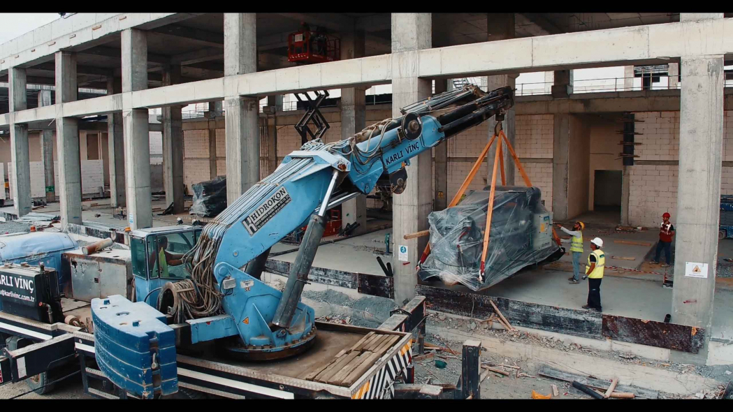 Aksa has installed 45 x 2500 kVA generators, supplying 112,5 MVA energy for the Istanbul new airport project within a short period Aksa has installed 45 x 2500 kVA generators, supplying 112,5 MVA energy for the Istanbul new airport project within a short period