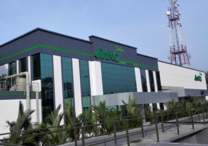 JinkoSolar distributes its solar products and sells its solutions and services to a diversified international utility, commercial and residential customer base JinkoSolar distributes its solar products and sells its solutions and services to a diversified international utility, commercial and residential customer base