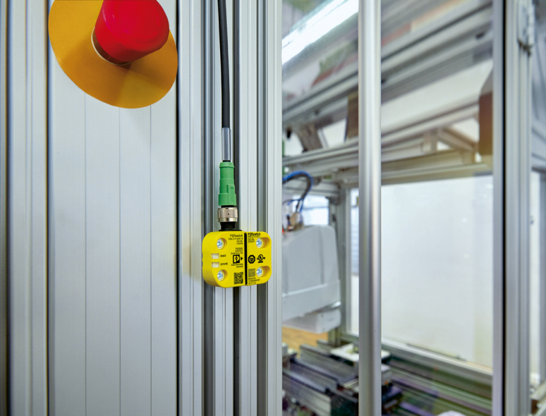 The switch with M12 connection technology features a compact design and can be mounted on doors and guards particularly flexibly The switch with M12 connection technology features a compact design and can be mounted on doors and guards particularly flexibly