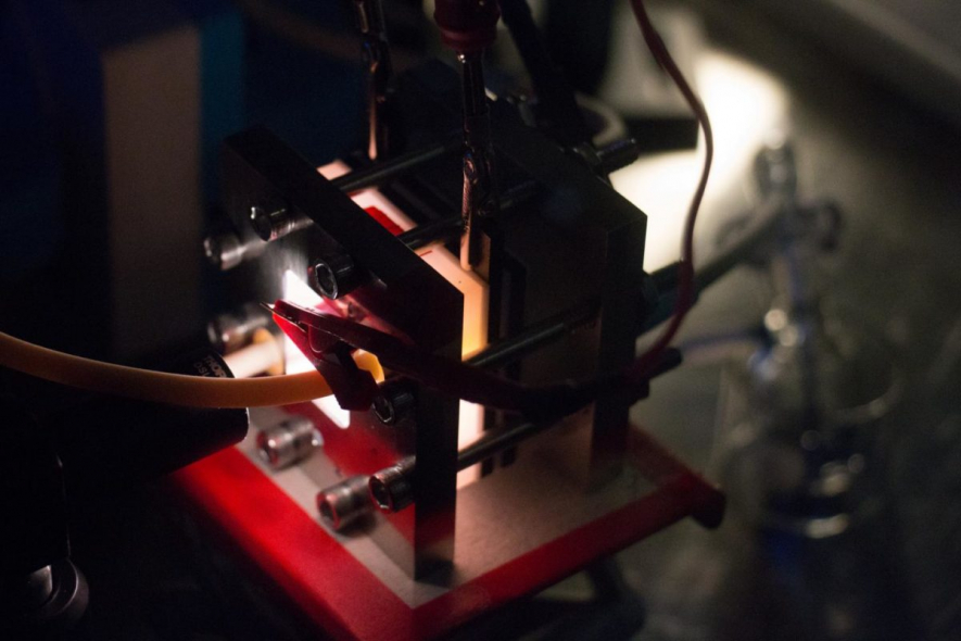 The solar flow battery soaks up sunlight and efficiently stores it as chemical energy for later on-demand use The solar flow battery soaks up sunlight and efficiently stores it as chemical energy for later on-demand use