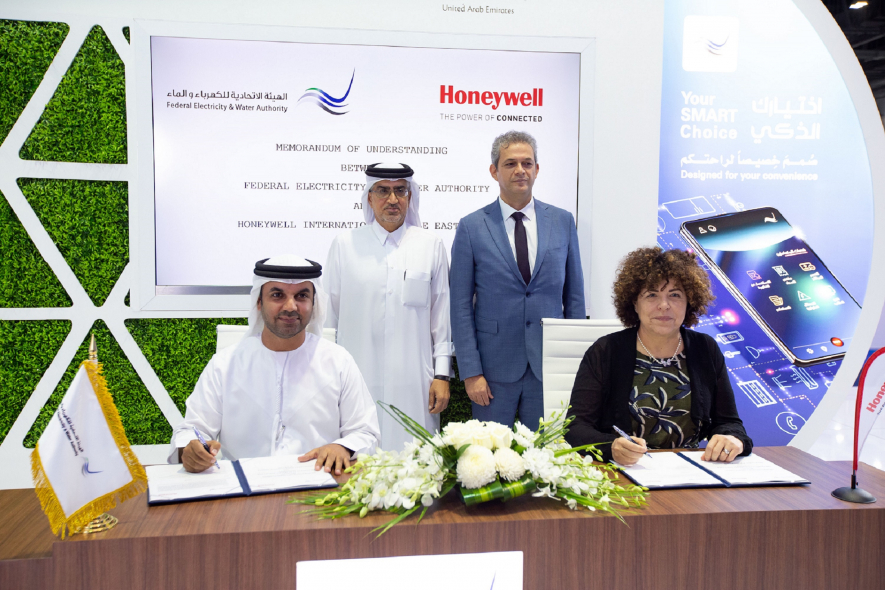 Agreement signing between FEWA and Honeywell Agreement signing between FEWA and Honeywell