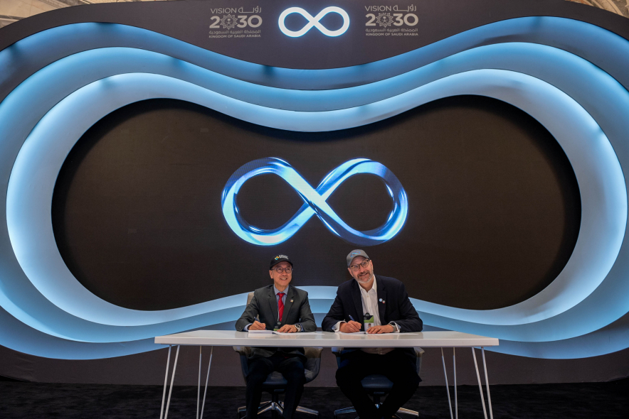 Jay Walder, CEO of Virgin Hyperloop One and Dr. Tony Chan, President at KAUST. Jay Walder, CEO of Virgin Hyperloop One and Dr. Tony Chan, President at KAUST.