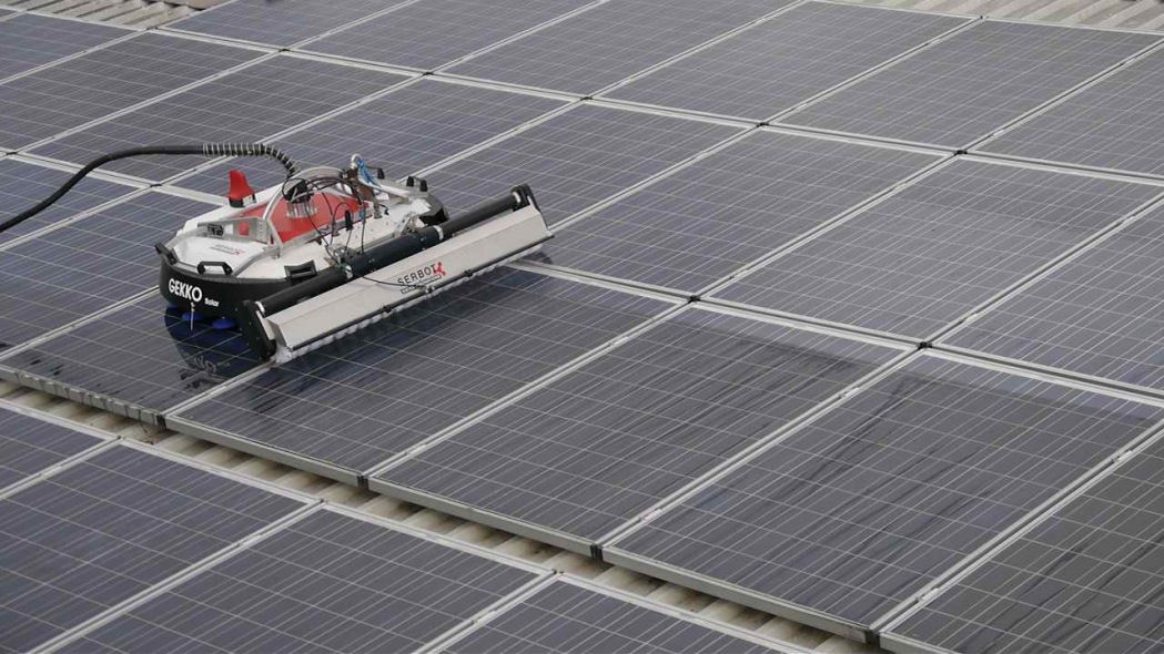 Robotic Solar Panel Cleaner Demonstration At Uc Davis Solar Farm Youtube